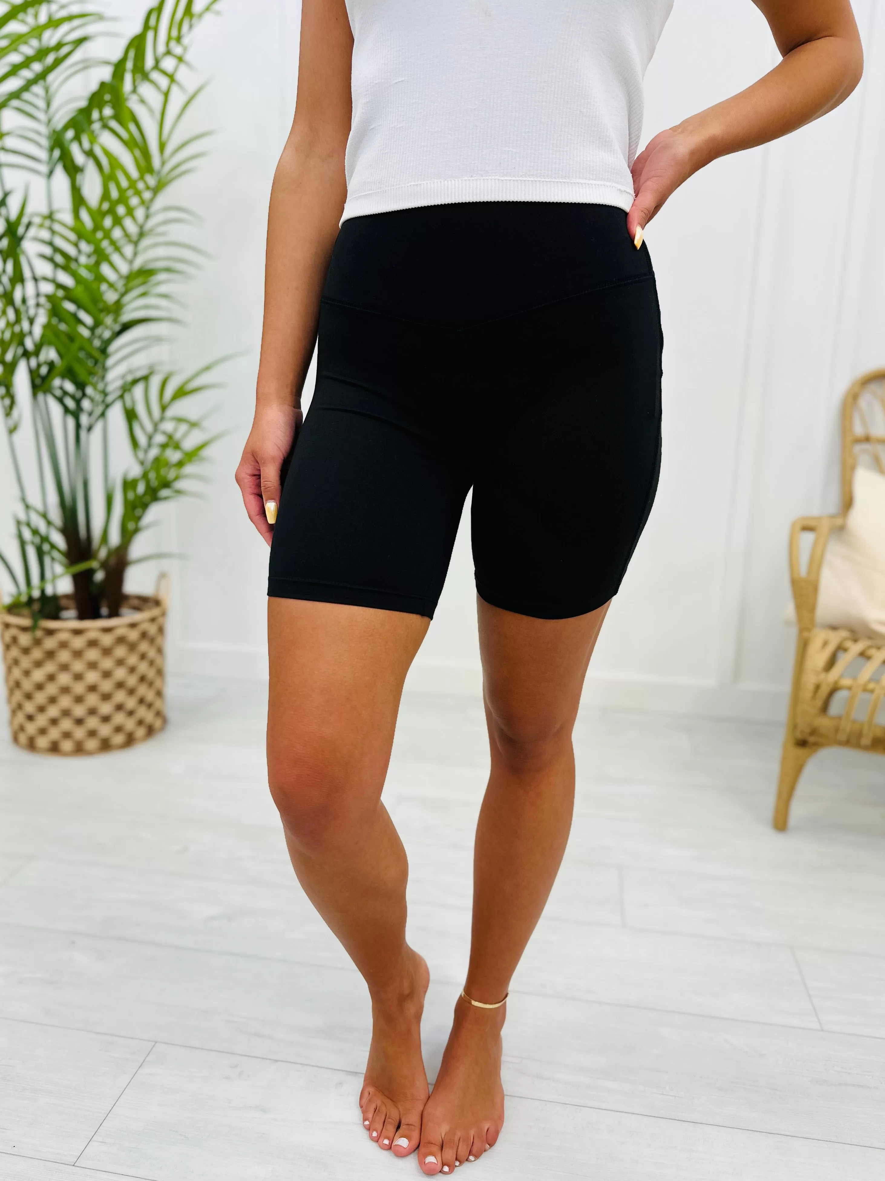 DOORBUSTER! REG/CURVY Making Moves Biker Shorts