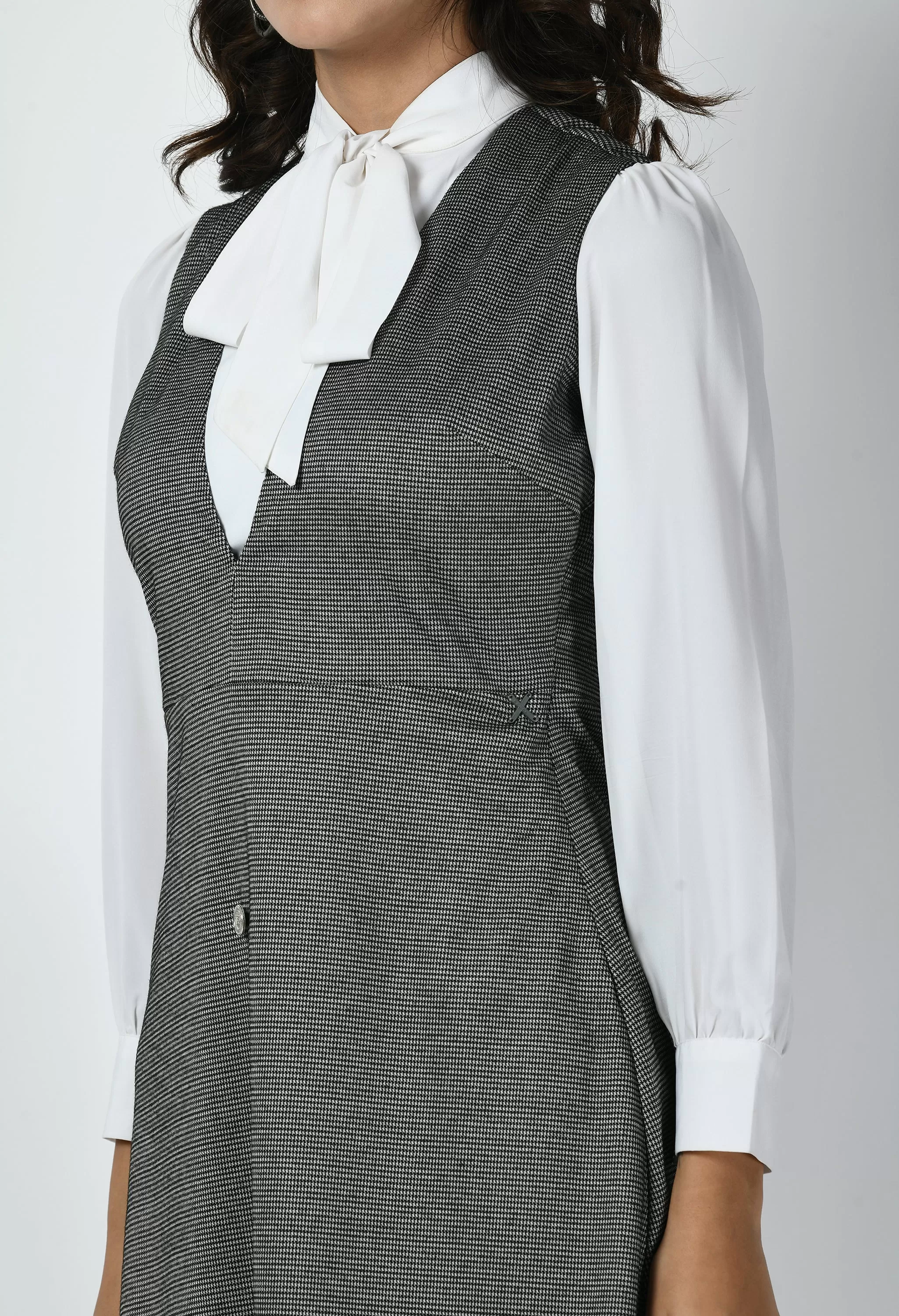 Exude Vertex Tie-up Pinafore Dress (Charcoal Black)