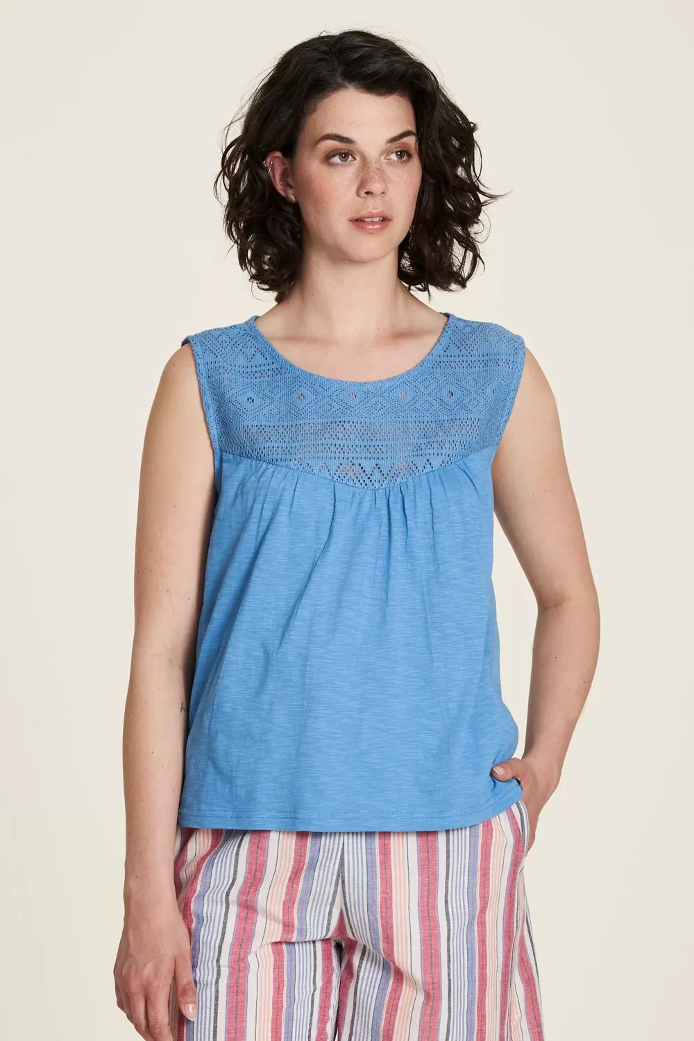 Tranquillo Blue Sleeveless Top With Lace Details